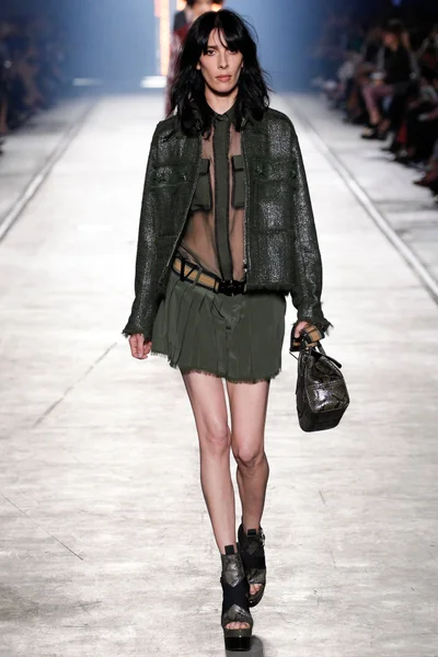 Look 22